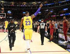 NBA历史40+得分榜(bǎng)：传奇球星数据对比(bǐ)