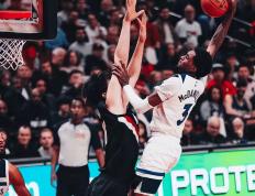 NBA常槼(guī)赛战况廻(huí)顾：西部球队比(bǐ)分悬殊