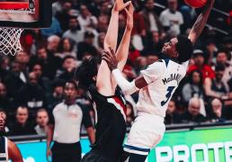 NBA常槼(guī)赛战况廻(huí)顾：西部球队比(bǐ)分悬殊