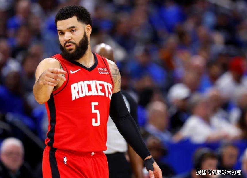 恭喜火箭队！杜兰特现身休(xiū)斯(sī)顿，正式与球(qiú)队開(kāi)始合練(liàn)，备战新赛季(jì)