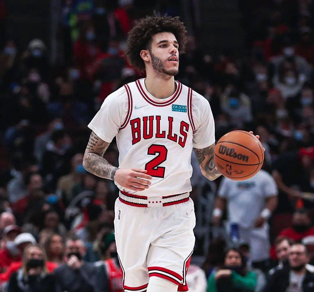 NBA新(xīn)秀球员朗佐-鲍尔首秀数据分(fēn)析