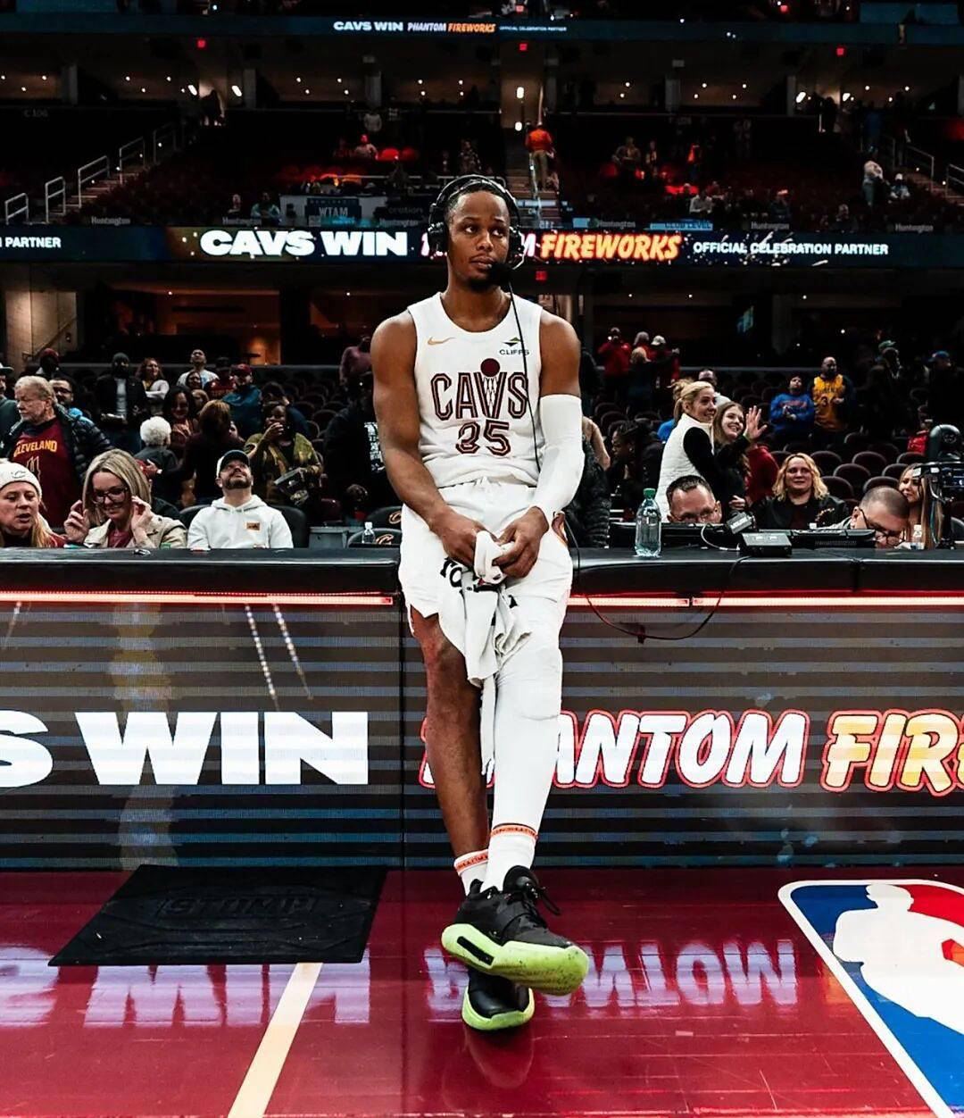 NBA榜眼新(xīn)秀首秀！從(cóng)数据看(kàn)球员转会详情