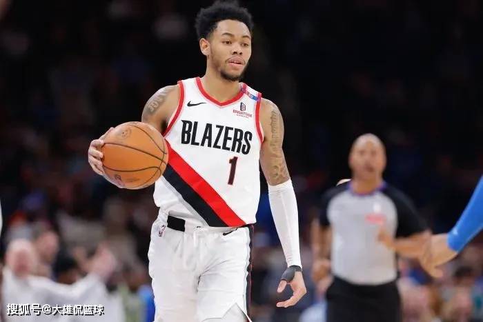 三隊(duì)交易，杰伦布朗加入灰熊(xióng)，组建三巨头