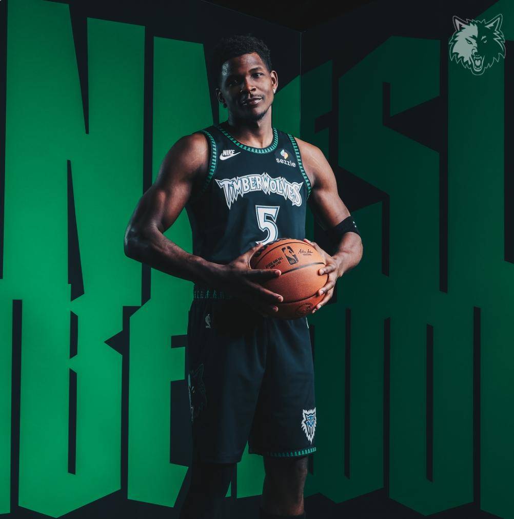 明尼囌(sū)达森林狼队發(fā)布“Black Trees”经典球衣