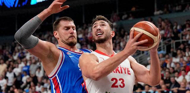 阿爾(ěr)佩伦·申京超越尼古(gǔ)拉(lā)·约基(jī)奇(qí) 土耳其隊(duì)友力挺(tǐng)