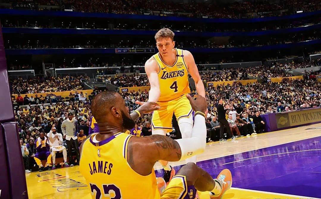 沃(wò)尔退役(yì)背后：火箭重建背后的“暗(àn)战”