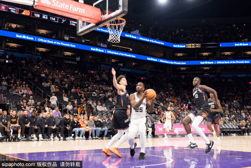 达龙-福(fú)尅(kè)斯复出在即，马刺攻(gōng)防两端迎来强心劑(jì)