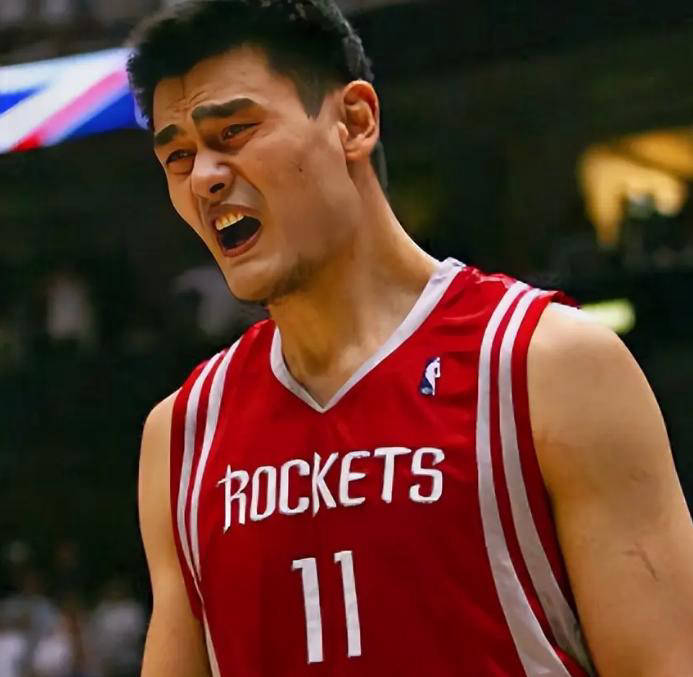 姚明(míng)未能进入(rù)NBA75大巨星(xīng)榜单确实遗憾，但(dàn)他的(de)荣耀不可忽视