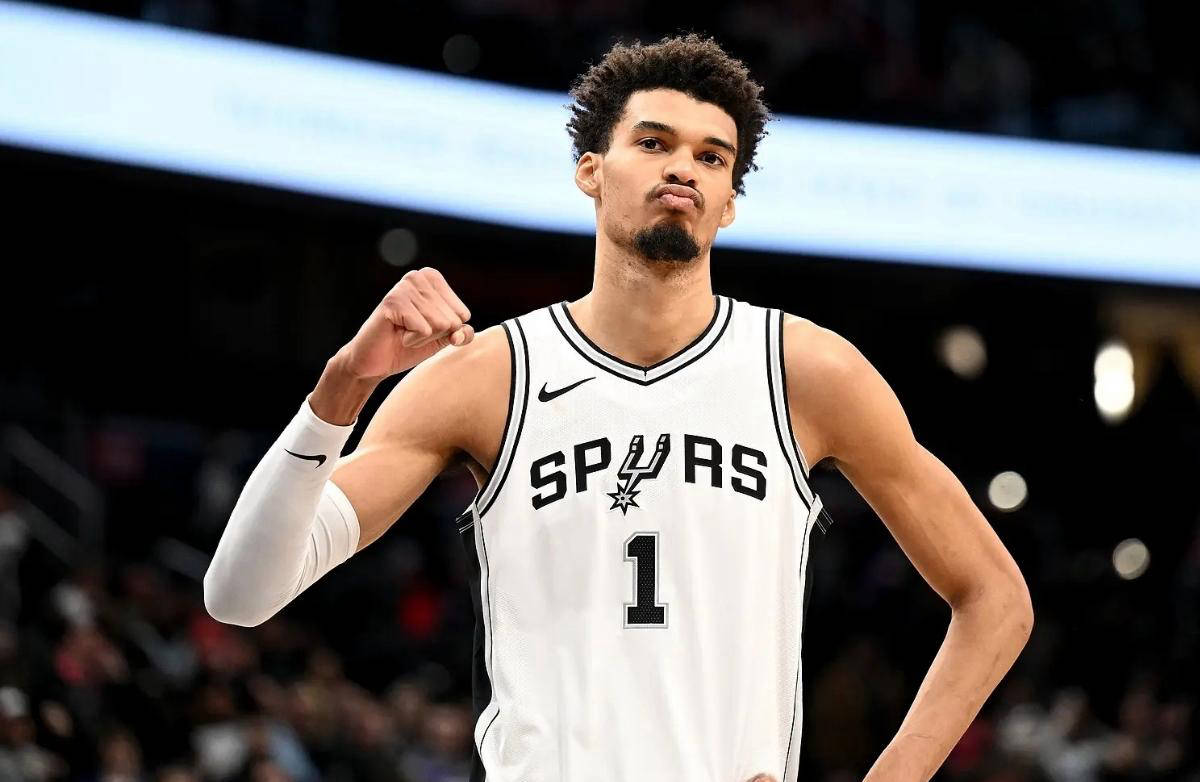 狂野(yě)西部新(xīn)星！圣安东尼奧(ào)马刺队史(shǐ)最佳开局