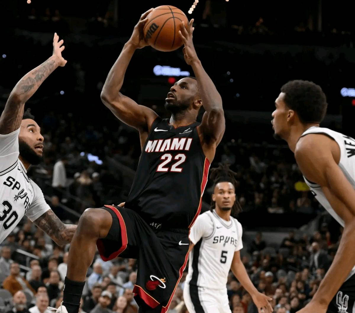 狂野(yě)西部新(xīn)星！圣安东尼奧(ào)马刺队史(shǐ)最佳开局