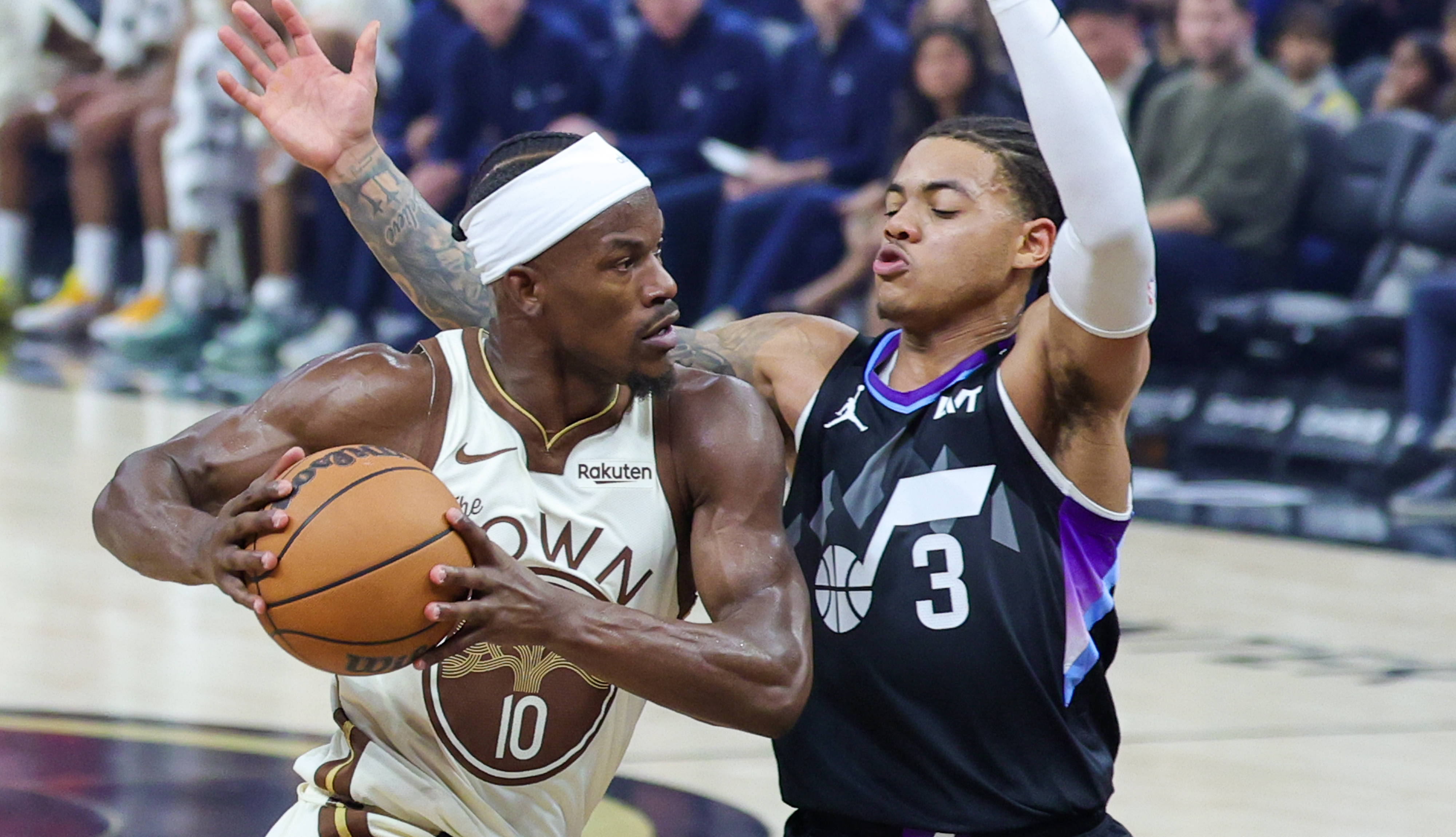 (体育)篮球——NBA常规赛:勇士勝(shèng)爵士